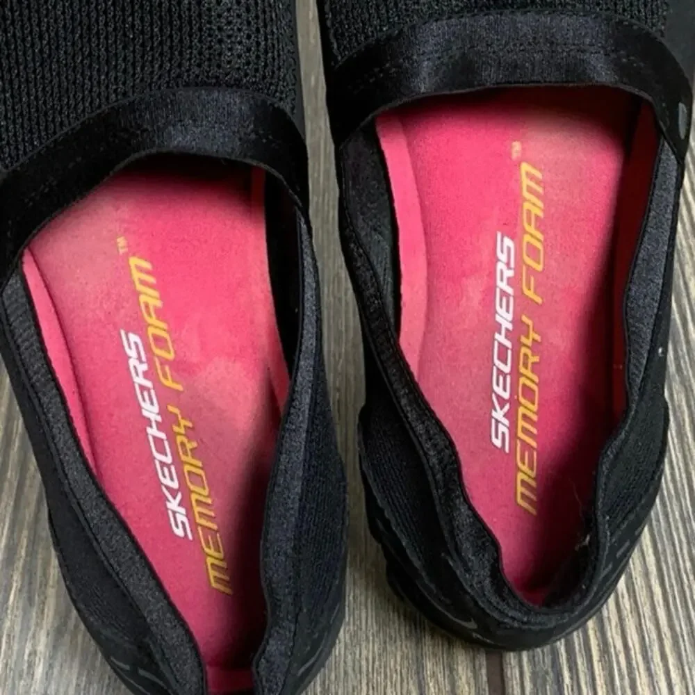 Skechers Women Lightweight Comfort‎ Shoes Flats Slip On Black Sz 7 Memory Foam